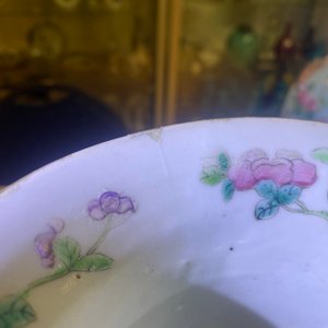 A pair of Chinese famille rose turquoise-ground vases with butterfly handles, 19th C. — photo 17