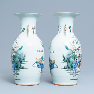 A pair of Chinese famille rose two-sided design vases, 19/20th C. — 照片 2