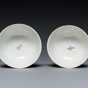 A pair of Chinese famille rose 'Valentine's doves' cups and saucers, Qianlong — 照片 9