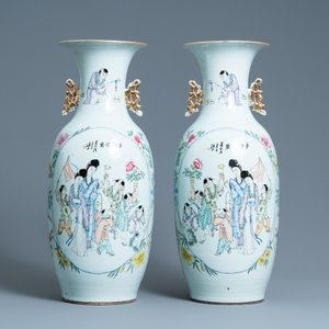 A pair of Chinese famille rose vases, 19/20th C. — photo 1