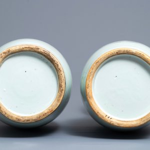A pair of Chinese famille rose vases, 19/20th C. — photo 6