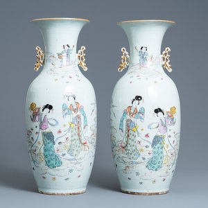 A pair of Chinese famille rose vases, 19/20th C. — photo 1