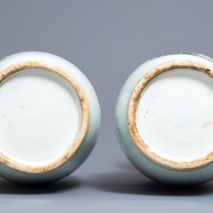 A pair of Chinese famille rose vases, 19/20th C. — 照片 6