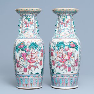 A pair of Chinese famille rose vases, 19th C. — 照片 1