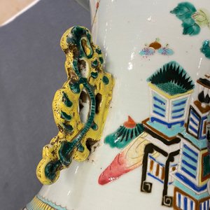 A pair of Chinese famille rose vases, 19th C. — 照片 19