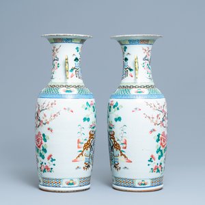 A pair of Chinese famille rose vases, 19th C. — 照片 2