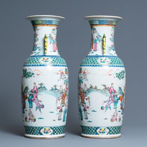 A pair of Chinese famille rose vases, 19th C. — 照片 2