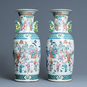 A pair of Chinese famille rose vases, 19th C. — 照片 3