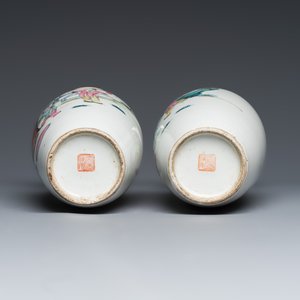 A pair of Chinese famille rose vases and a pair of openworked qianjiang cai hat stands — foto 14