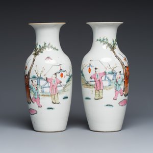 A pair of Chinese famille rose vases and a pair of openworked qianjiang cai hat stands — foto 10