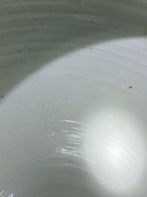 A pair of Chinese famille rose vases and covers with mountainous river landscapes, Yongzheng — 照片 26