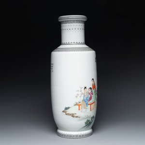 A pair of Chinese famille rose vases and two vases, Qianlong mark, 20th C. — photo 5