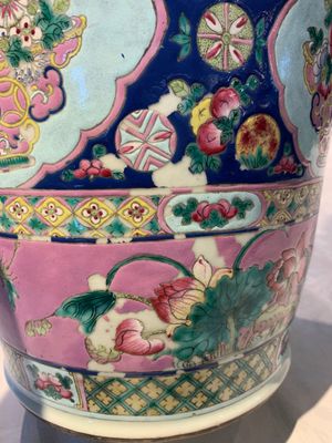 A pair of Chinese famille rose vases for the Straits or Peranakan market, 19th C. — foto 12