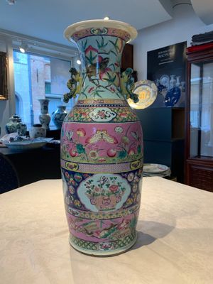 A pair of Chinese famille rose vases for the Straits or Peranakan market, 19th C. — foto 13
