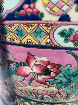 A pair of Chinese famille rose vases for the Straits or Peranakan market, 19th C. — foto 20