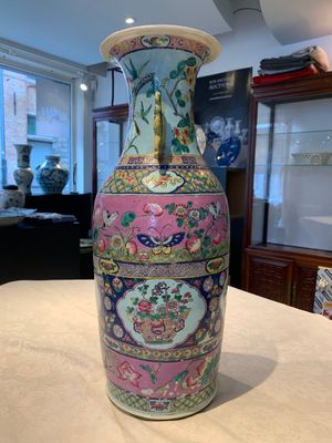 A pair of Chinese famille rose vases for the Straits or Peranakan market, 19th C. — foto 3