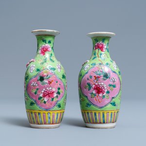 A pair of Chinese famille rose vases for the Straits or Peranakan market, 19th C. — 照片 3