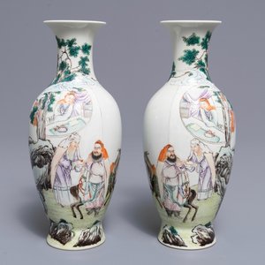 A pair of Chinese famille rose vases, Ju Ren Tang mark, Republic, 20th C. — photo 1