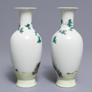 A pair of Chinese famille rose vases, Ju Ren Tang mark, Republic, 20th C. — photo 3