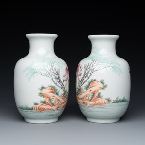 A pair of Chinese famille rose vases, Qianlong mark, 20th C. — 照片 4