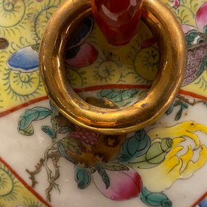 A pair of Chinese famille rose vases, Qianlong mark, Republic — 照片 12