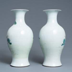 A pair of Chinese famille rose vases, Qianlong mark, Republic — 照片 3
