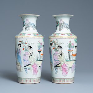 A pair of Chinese famille rose vases, Republic — photo 1