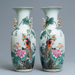 A pair of Chinese famille rose vases with birds, 19/20th C. — photo 1