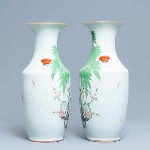 A pair of Chinese famille rose vases with birds among blossoming branches, 19/20th C. — 照片 4