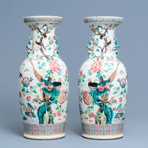 A pair of Chinese famille rose vases with birds among blossoming branches, 19th C. — photo 1