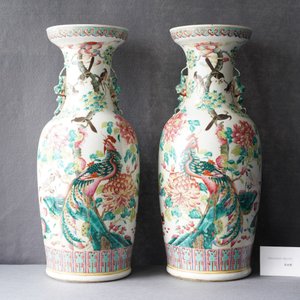 A pair of Chinese famille rose vases with birds among blossoming branches, 19th C. — photo 7