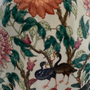 A pair of Chinese famille rose vases with birds among blossoms, 19th C. — 照片 33