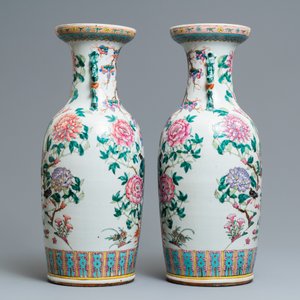 A pair of Chinese famille rose vases with birds among blossoms, 19th C. — 照片 4
