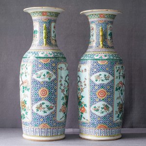 A pair of Chinese famille rose vases with birds among flowers, 19th C. — 照片 8