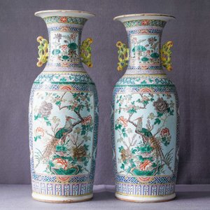 A pair of Chinese famille rose vases with birds among flowers, 19th C. — photo 7