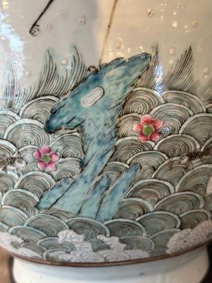 A pair of Chinese famille rose vases with cranes, 19th C. — foto 23