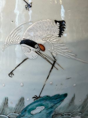 A pair of Chinese famille rose vases with cranes, 19th C. — foto 7
