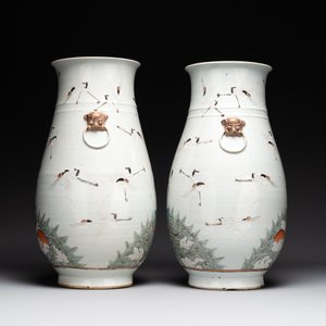 A pair of Chinese famille rose vases with cranes, 19th C. — foto 4
