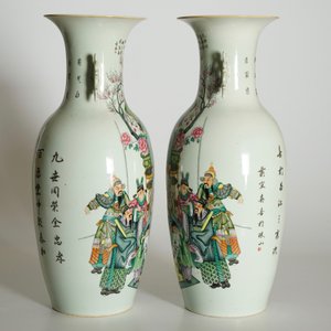 A pair of Chinese famille rose vases with design of figures, 20th C. — 照片 10