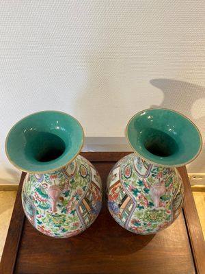 A pair of Chinese famille rose vases with elephant handles, 19th C. — 照片 5