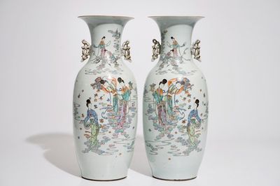 A pair of Chinese famille rose vases with female immortals, 19/20th C.