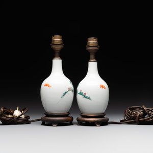 A pair of Chinese famille rose vases with figural design mounted as lamps, 19th C. — 照片 2