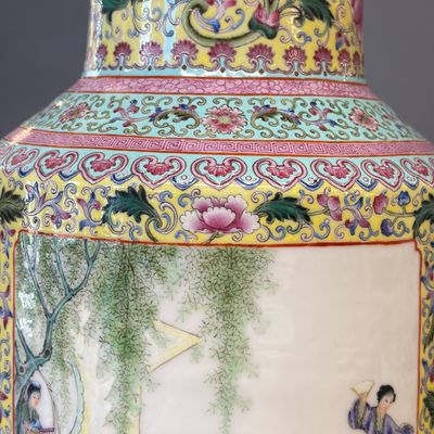A pair of Chinese famille rose vases with figural design — photo 15