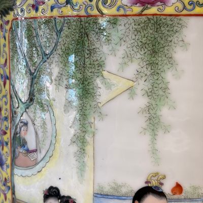 A pair of Chinese famille rose vases with figural design — photo 16