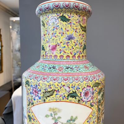 A pair of Chinese famille rose vases with figural design — photo 20