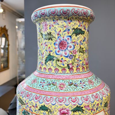 A pair of Chinese famille rose vases with figural design — photo 3