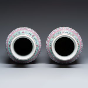 A pair of Chinese famille rose vases with figural design — photo 6