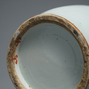 19-20世纪 粉彩人物瓶 一对 — 照片 8