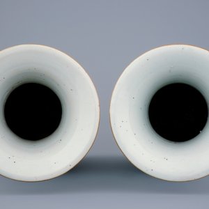 A pair of Chinese famille rose vases with Guanyin among clouds, 19/20th C. — photo 5