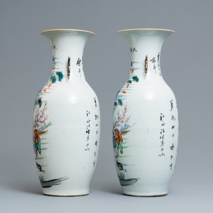 A pair of Chinese famille rose vases with ladies and boys in a garden, 19/20th C. — photo 4